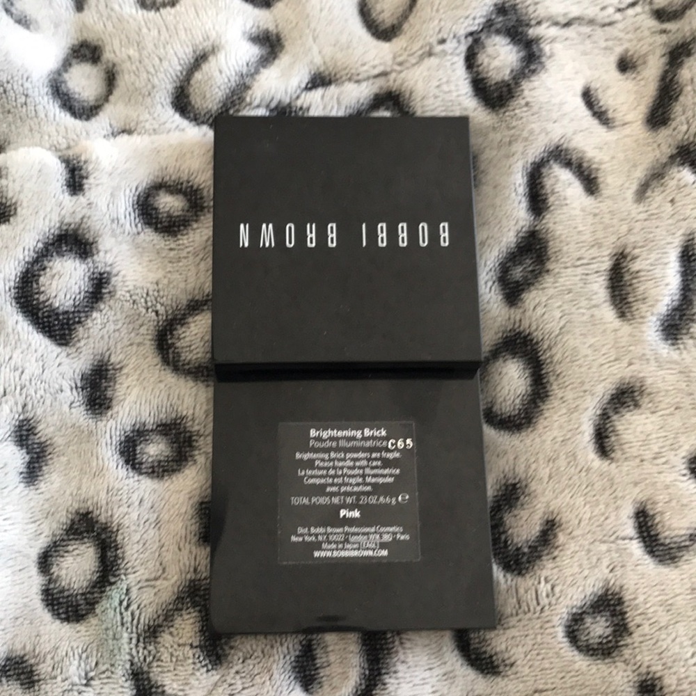 Bobbi Brown Brightening Brick in Pink